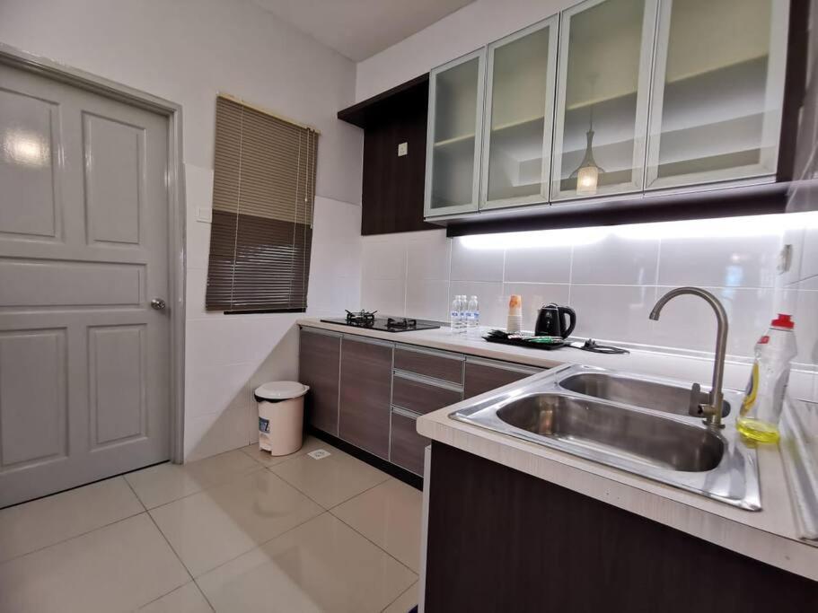 Glamorous At Kinta Riverfront Apartment Ipoh Ngoại thất bức ảnh